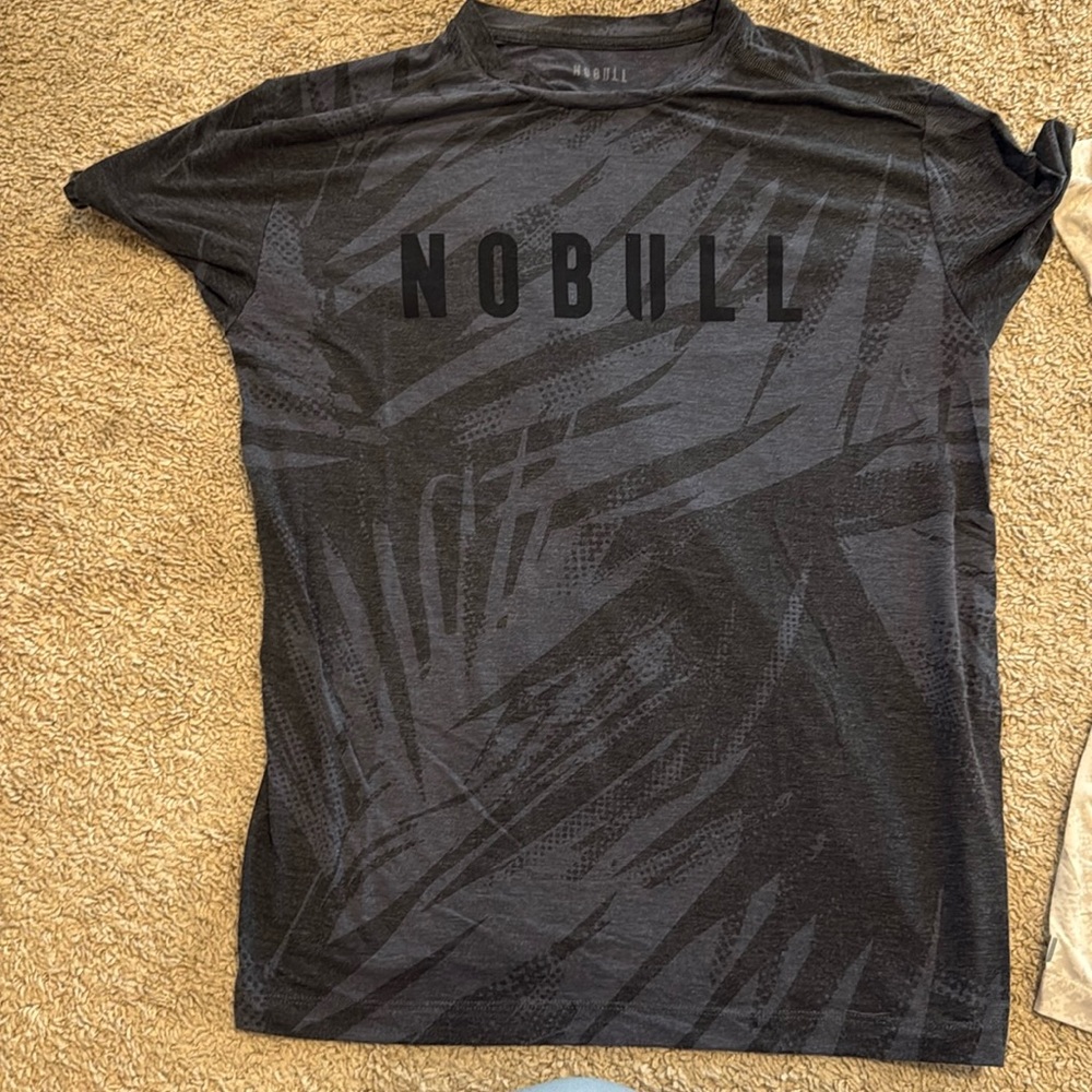 Nobull men’s tshirt